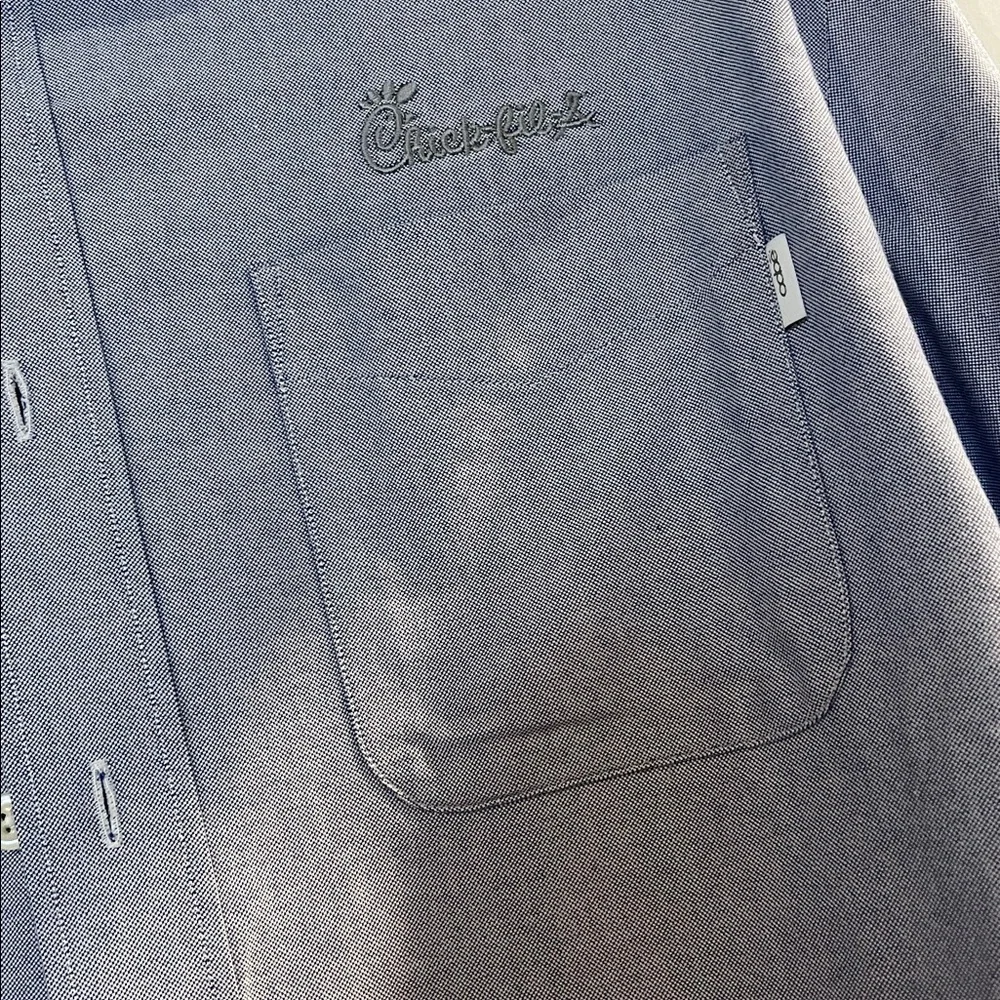 NWT Men's Chick-fil-A Dress Shirt Jaden medium‎ blue Size Medium M